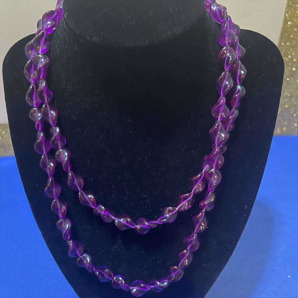 Avon Vintage Renaissance Beauty Necklace Amethyst